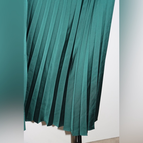 Emerald Green Satin Pleated Midi Skirt J Crew Size 10T - Picture 4 of 4